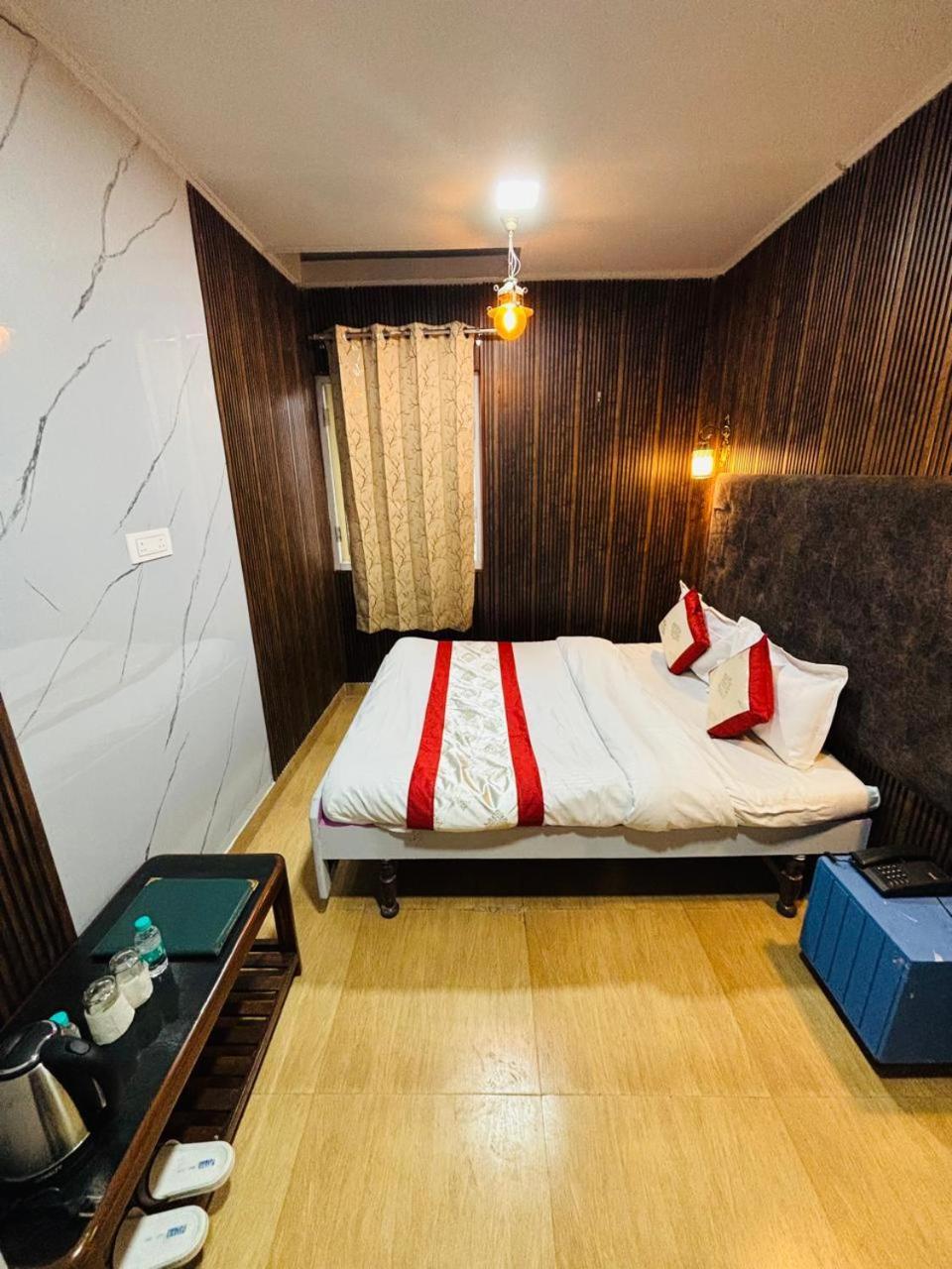 Hotel Amar Mussoorie Zewnętrze zdjęcie