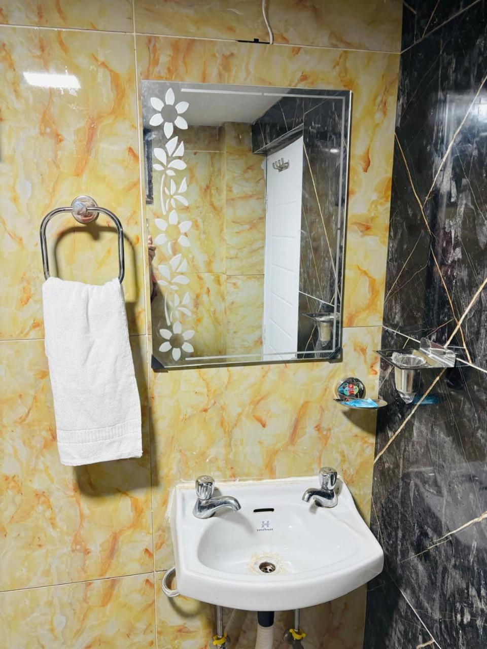 Hotel Amar Mussoorie Zewnętrze zdjęcie